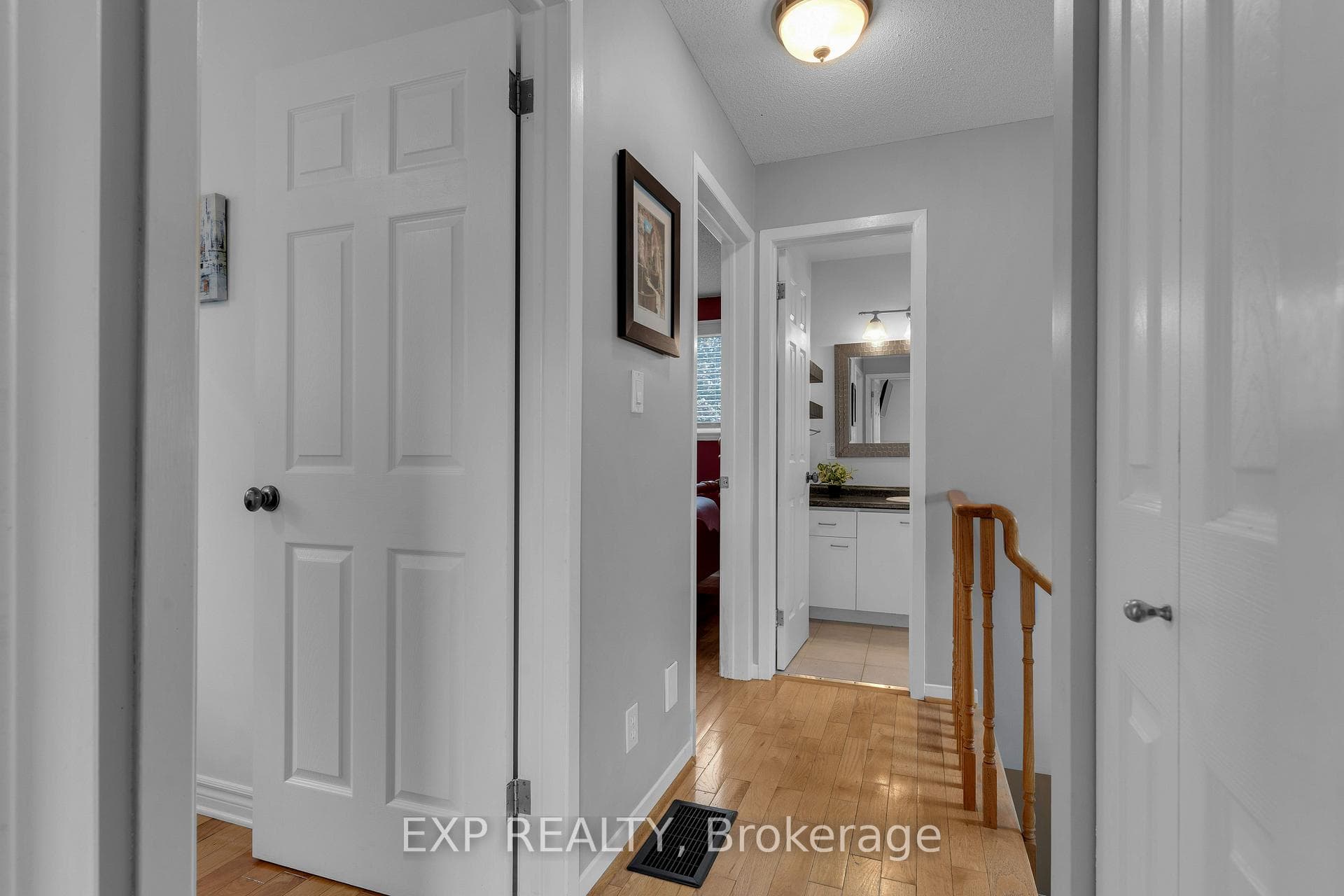 872 Muirfield Crescent photo 17