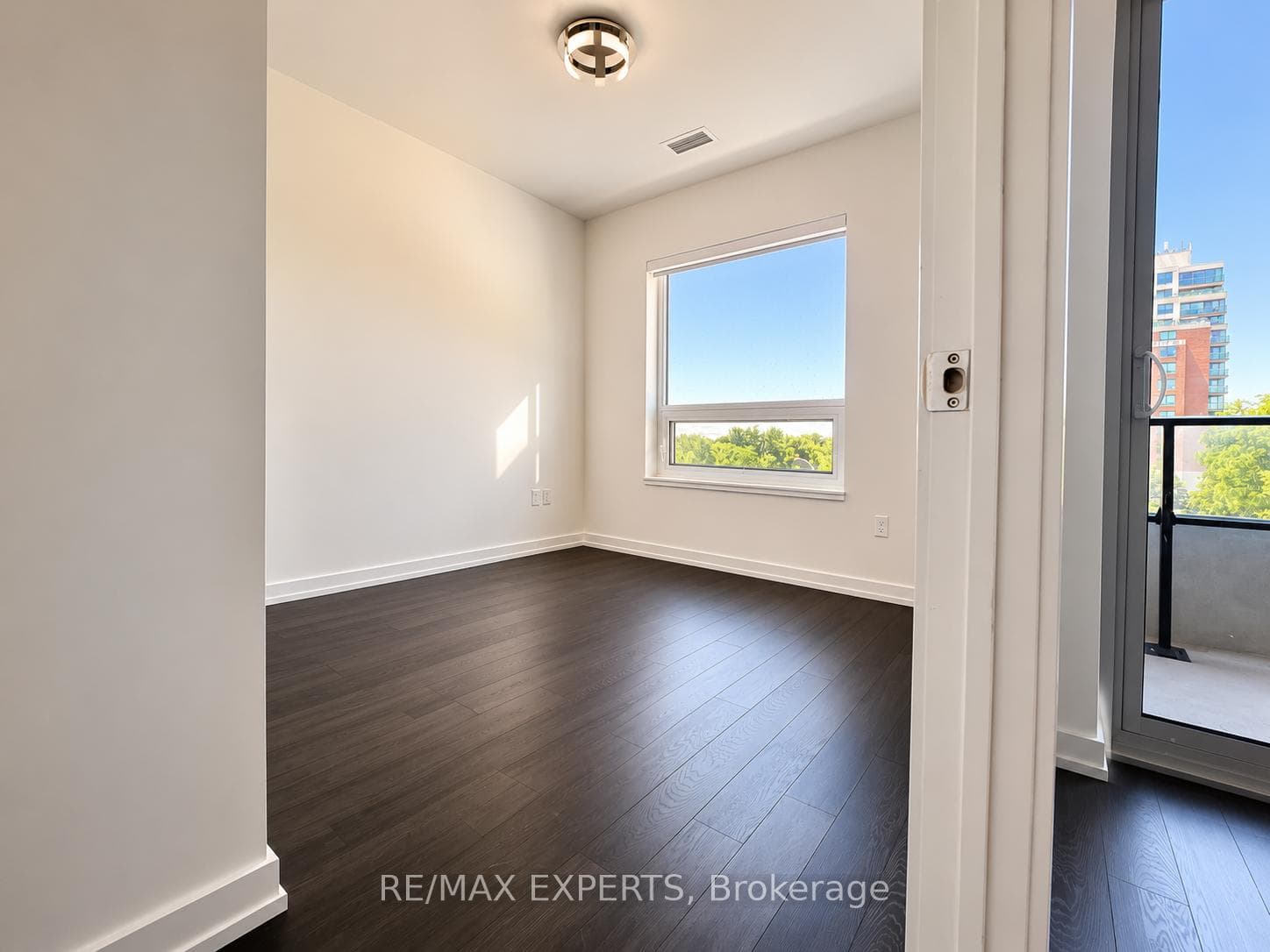 4010 Eglinton Avenue Unit 432 photo 11