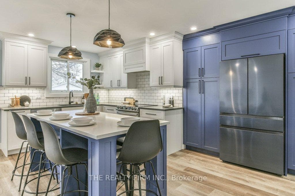 8 Barrett Crescent photo 14