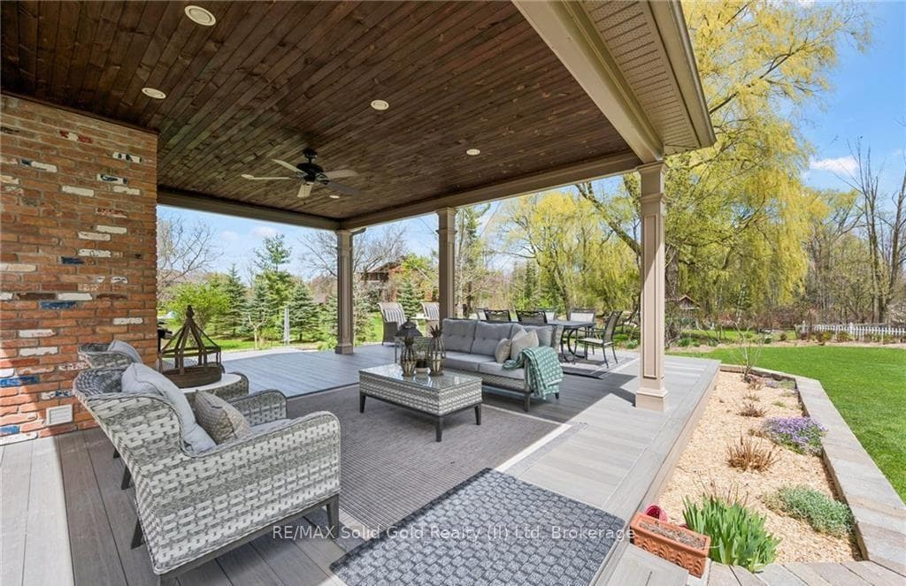 2073 Maplewood Road photo 37