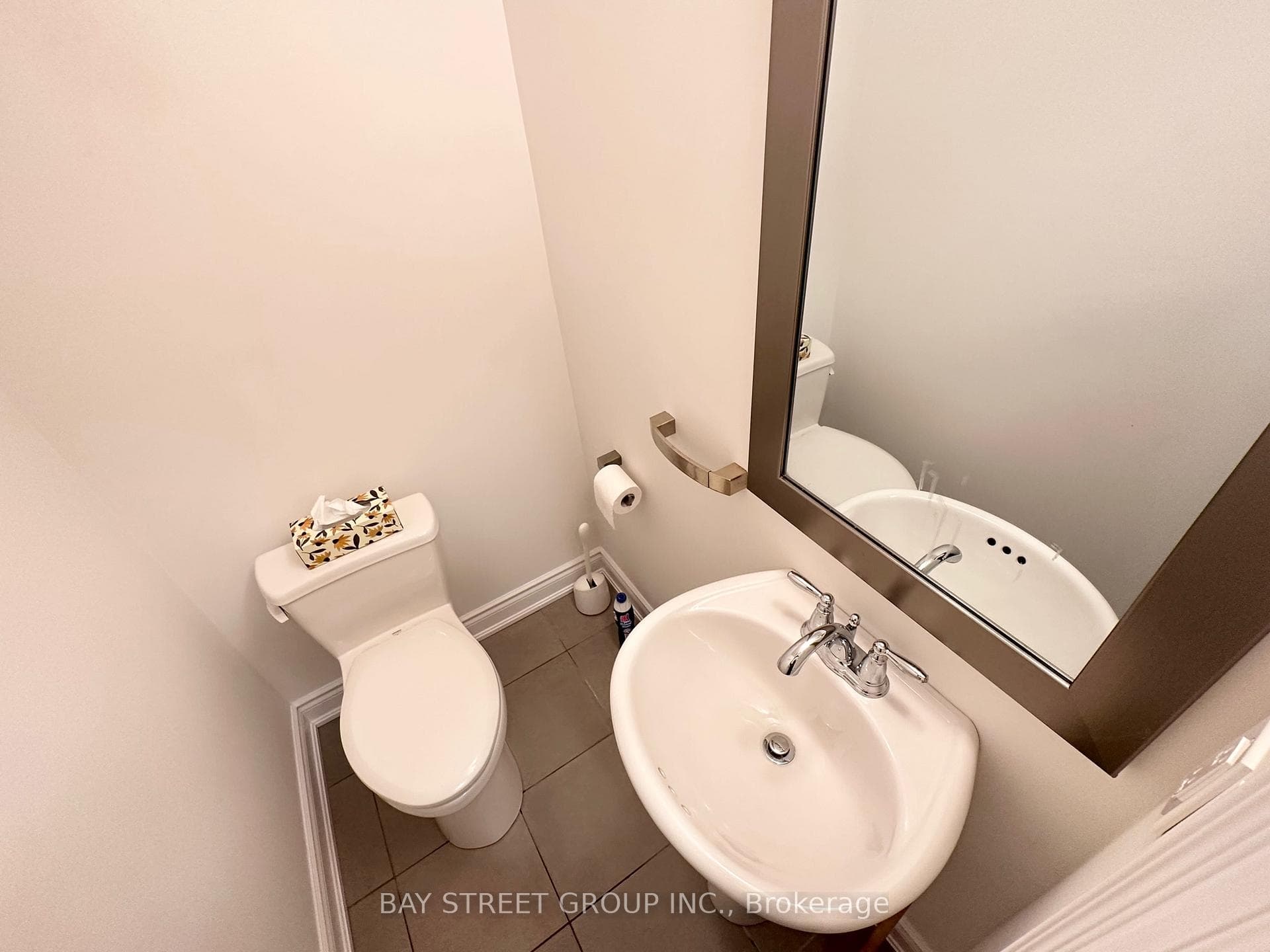 2172 Trafalgar Road Unit #21 photo 6