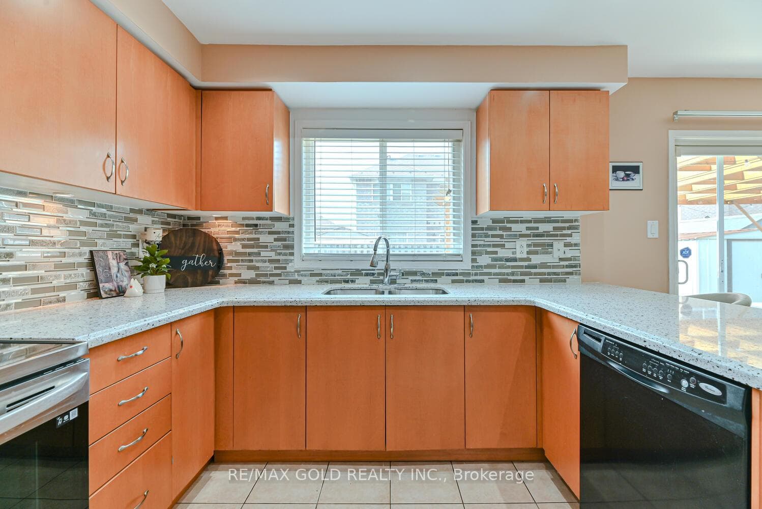 63 Hiberton Crescent photo 10