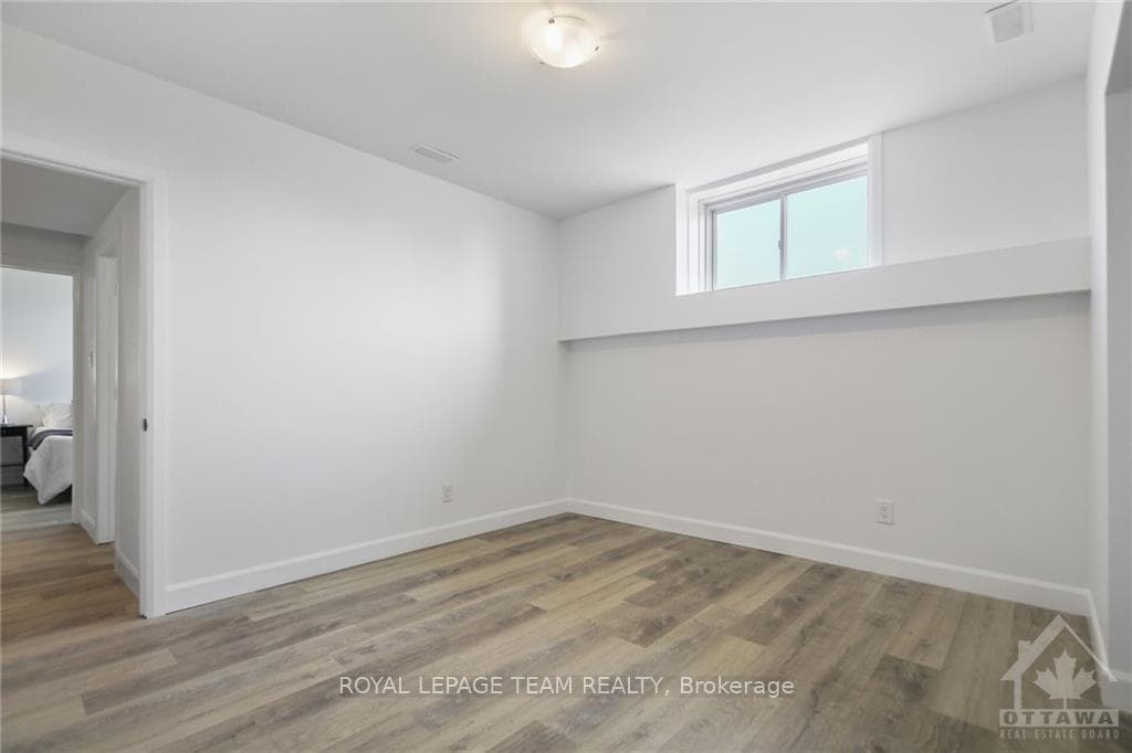 6381 FOURTH LINE Road photo 23