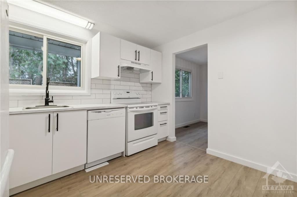 1126 ELMLEA Drive photo 3