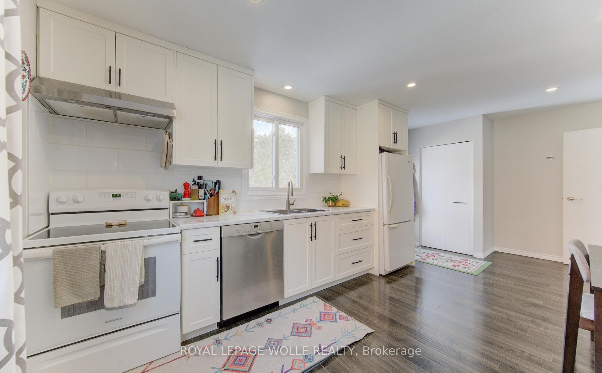110 Lillian Drive Unit A photo 9