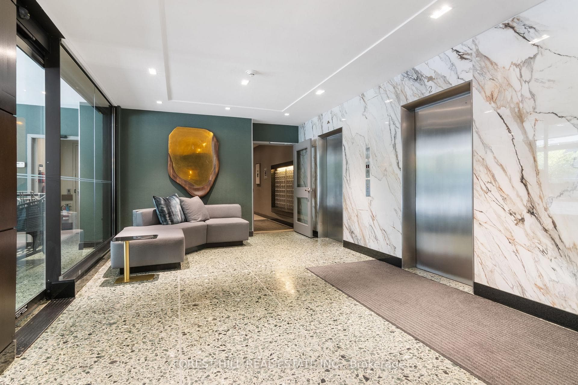 500 Avenue Road Unit 1401 photo 45