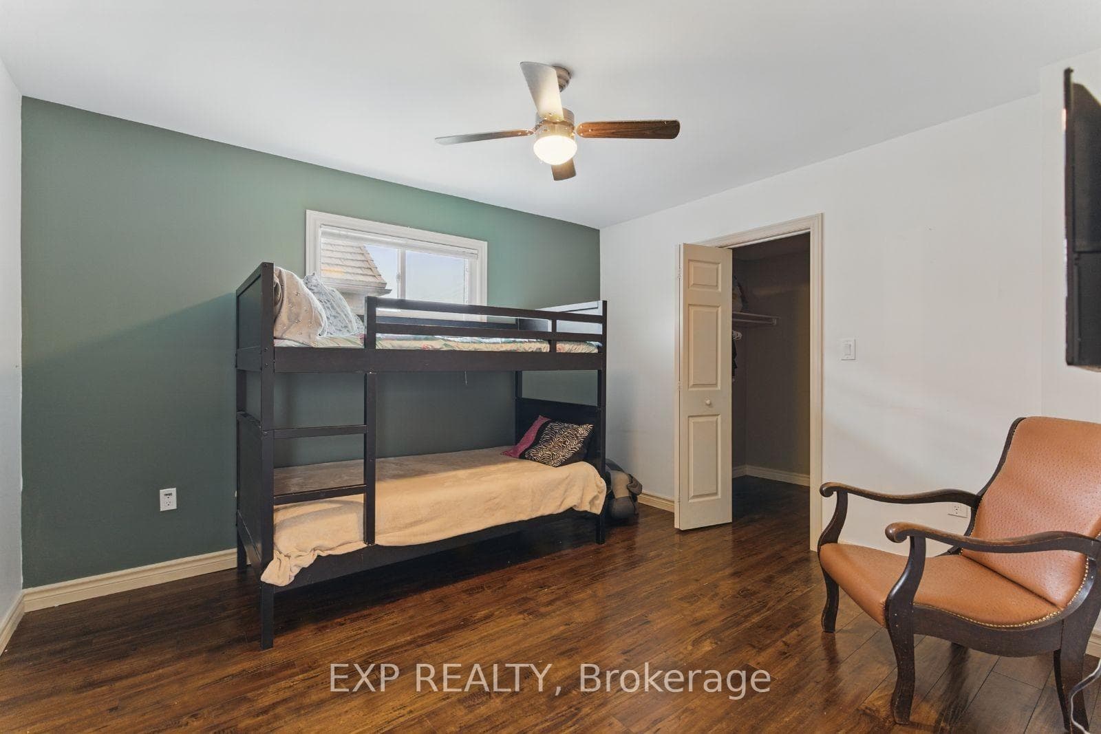 104 SCHOLFIELD Avenue photo 7