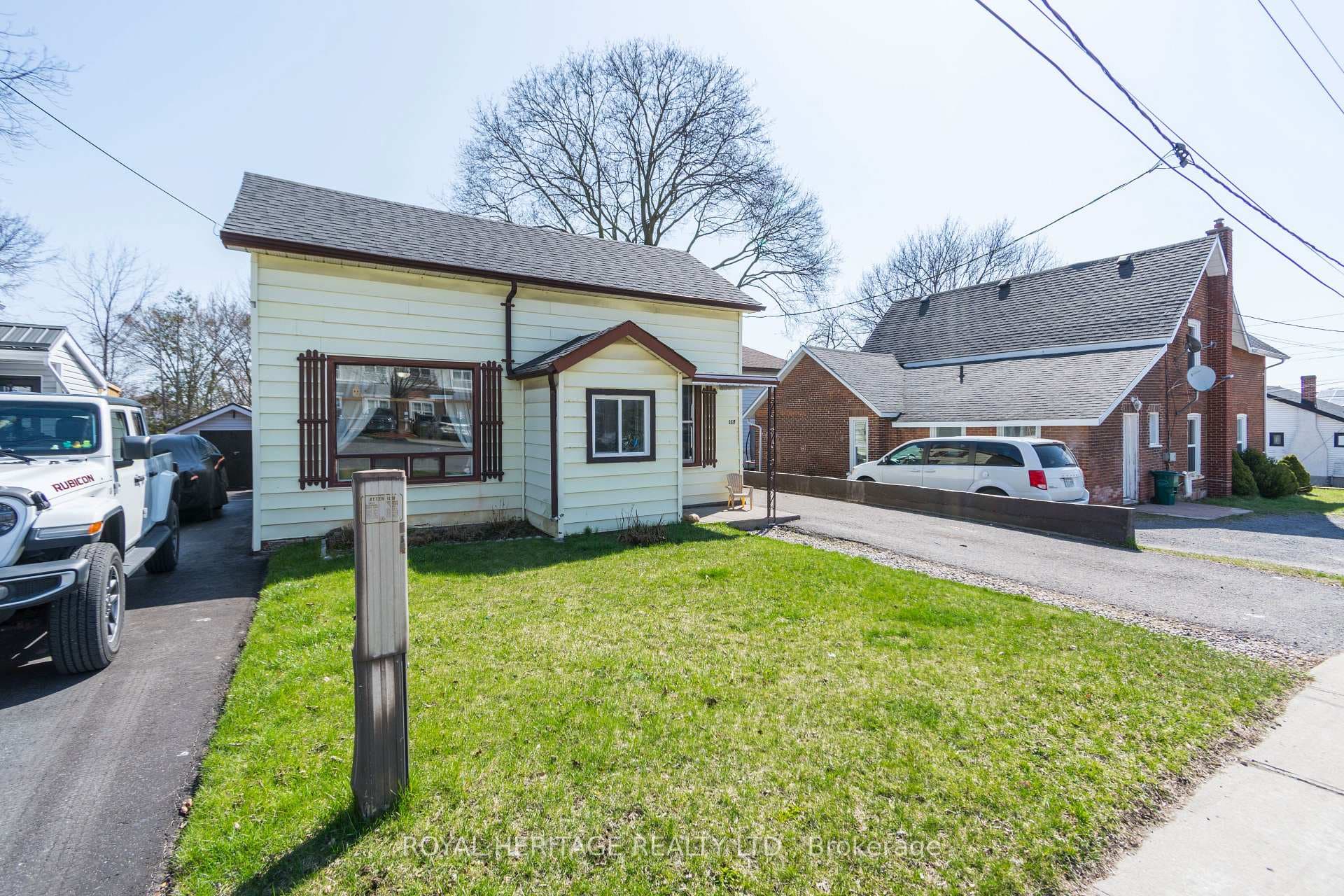 359 Dufferin Avenue photo 3