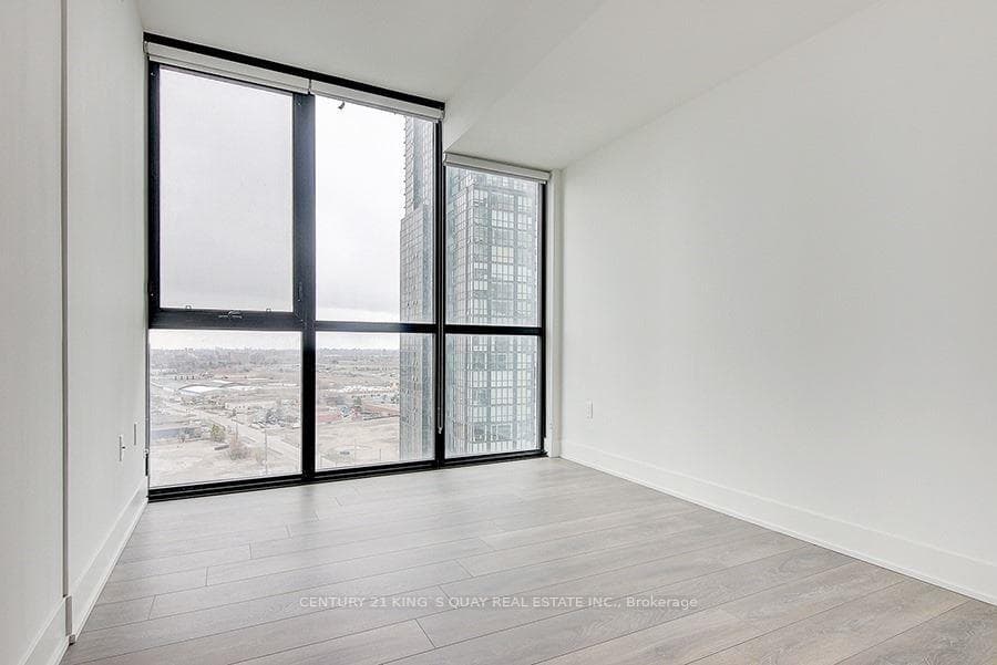 2908 Highway 7 Road Unit 2702 photo 10