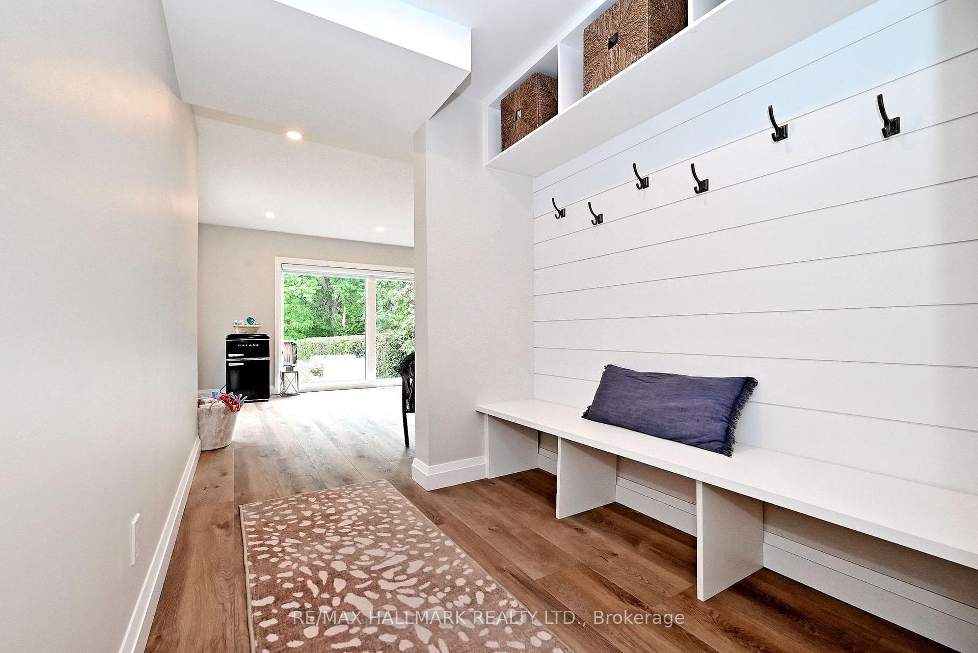 334 Stewart Street photo 18