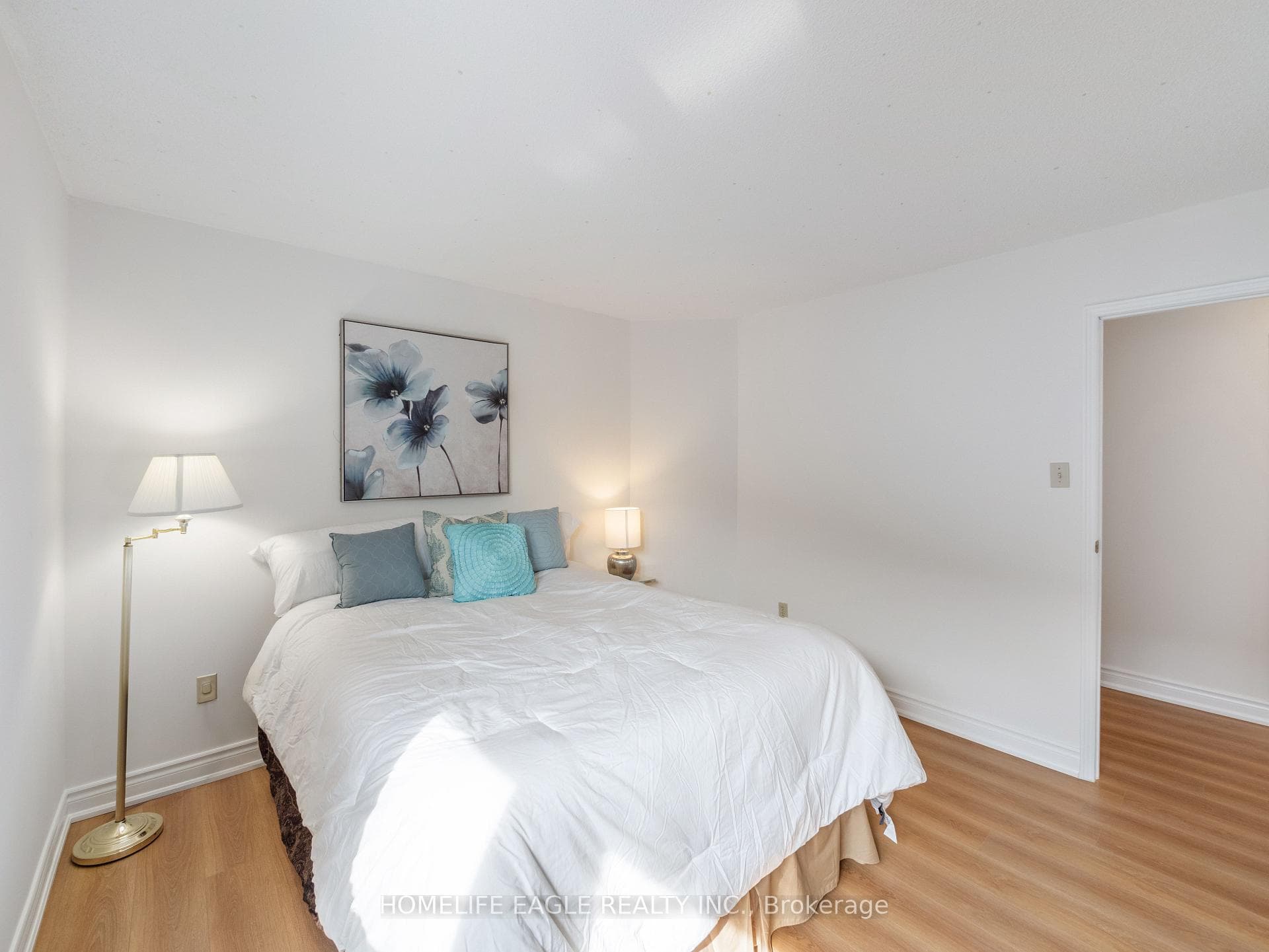 10 Lansdowne Drive photo 13