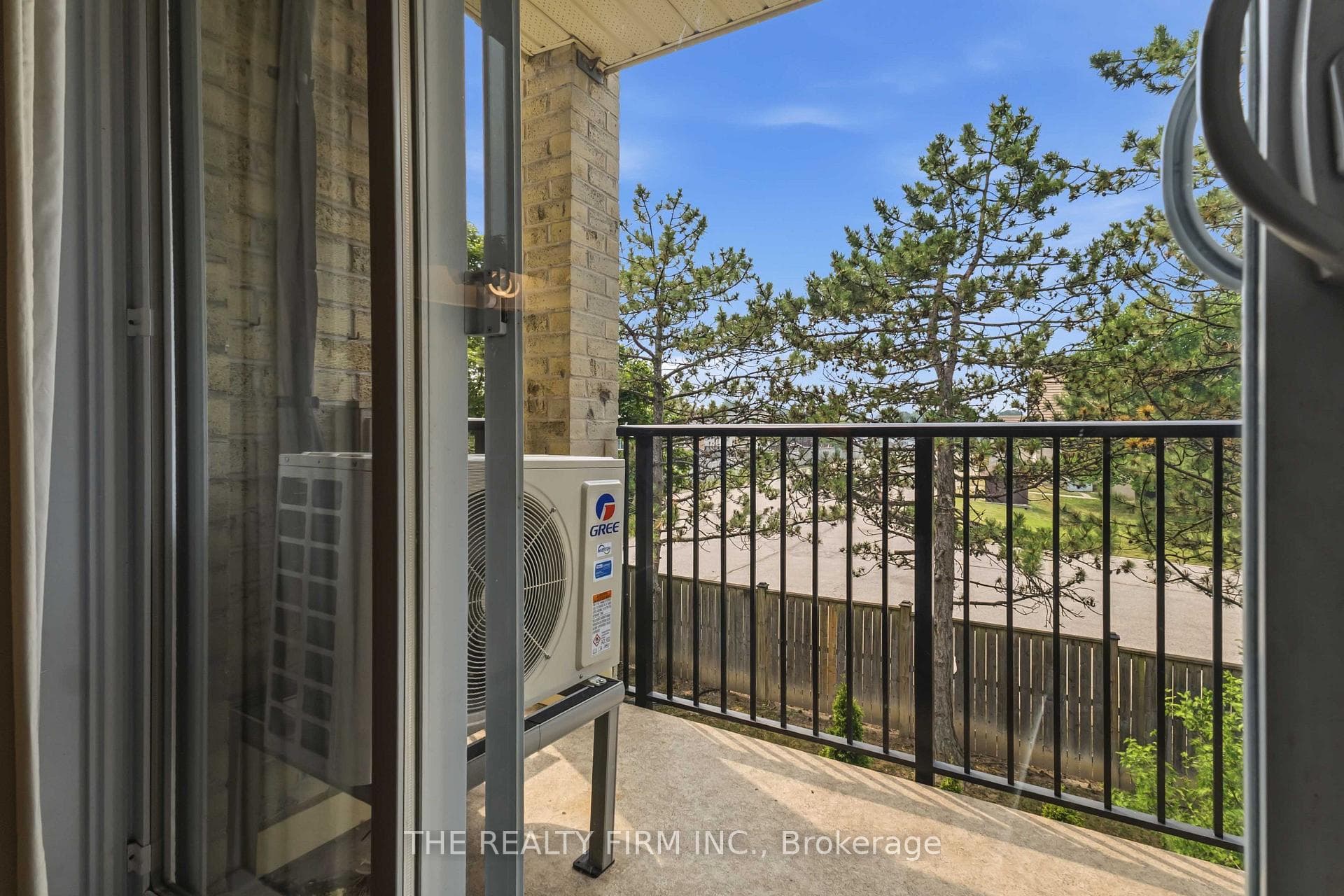 733 Deveron Crescent Unit 210 photo 31