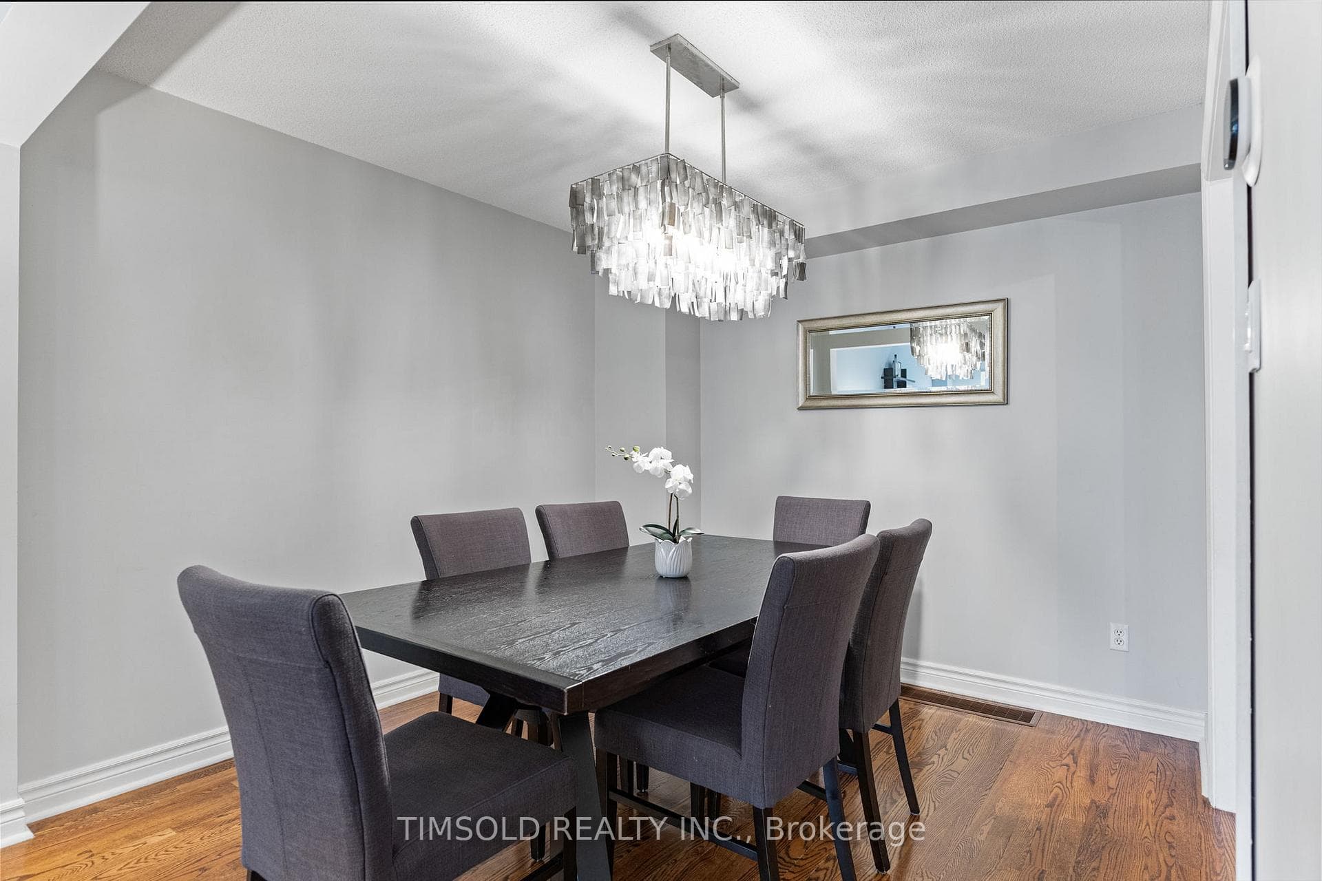 7 Royal Manor Crescent photo 10