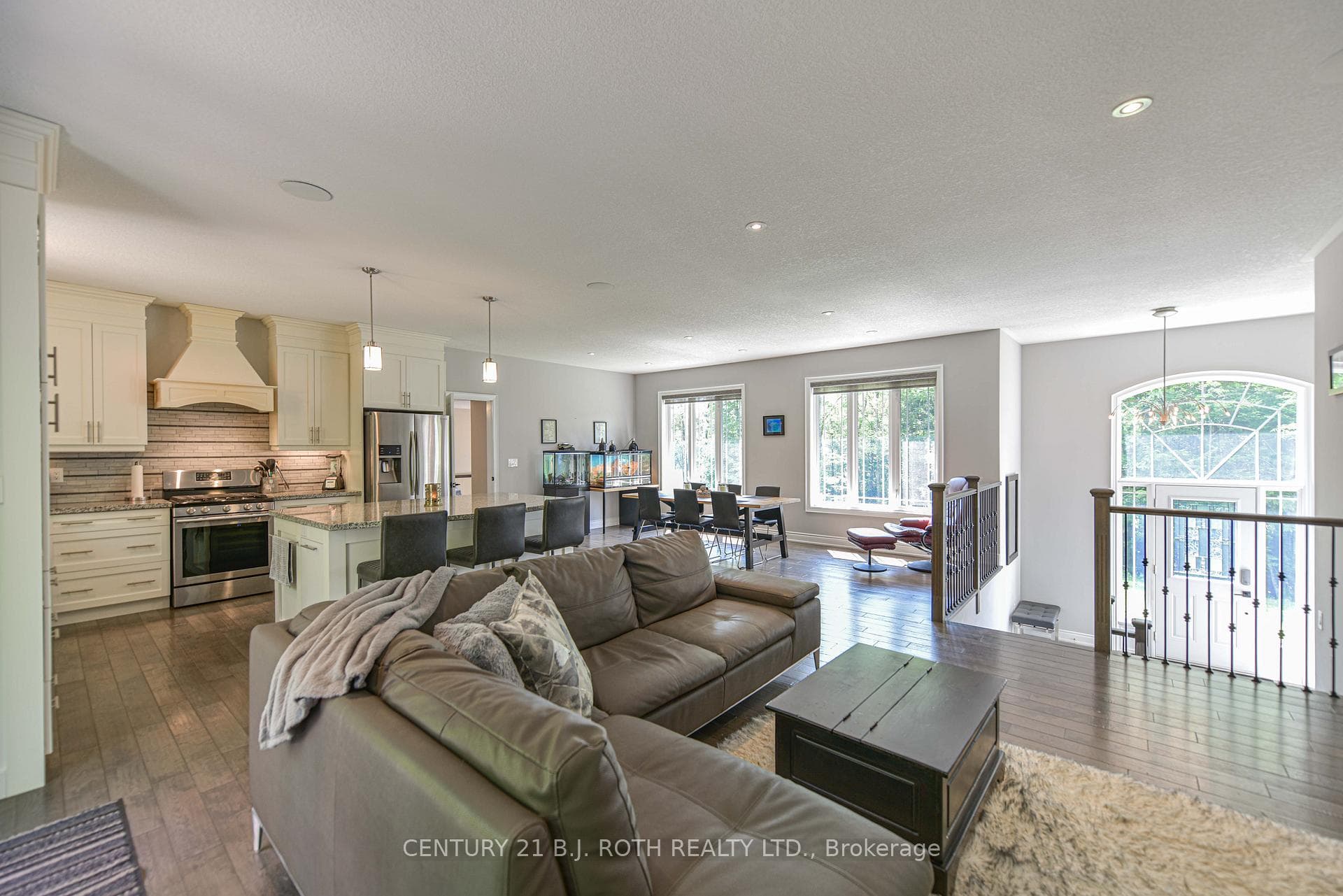 1430 RIMKEY Crescent photo 20
