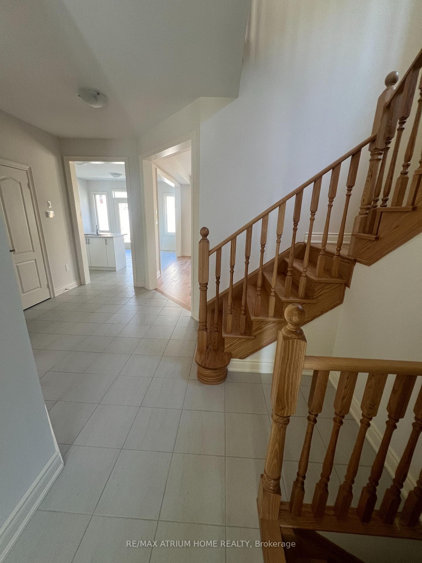 262 Wesmina Avenue photo 2