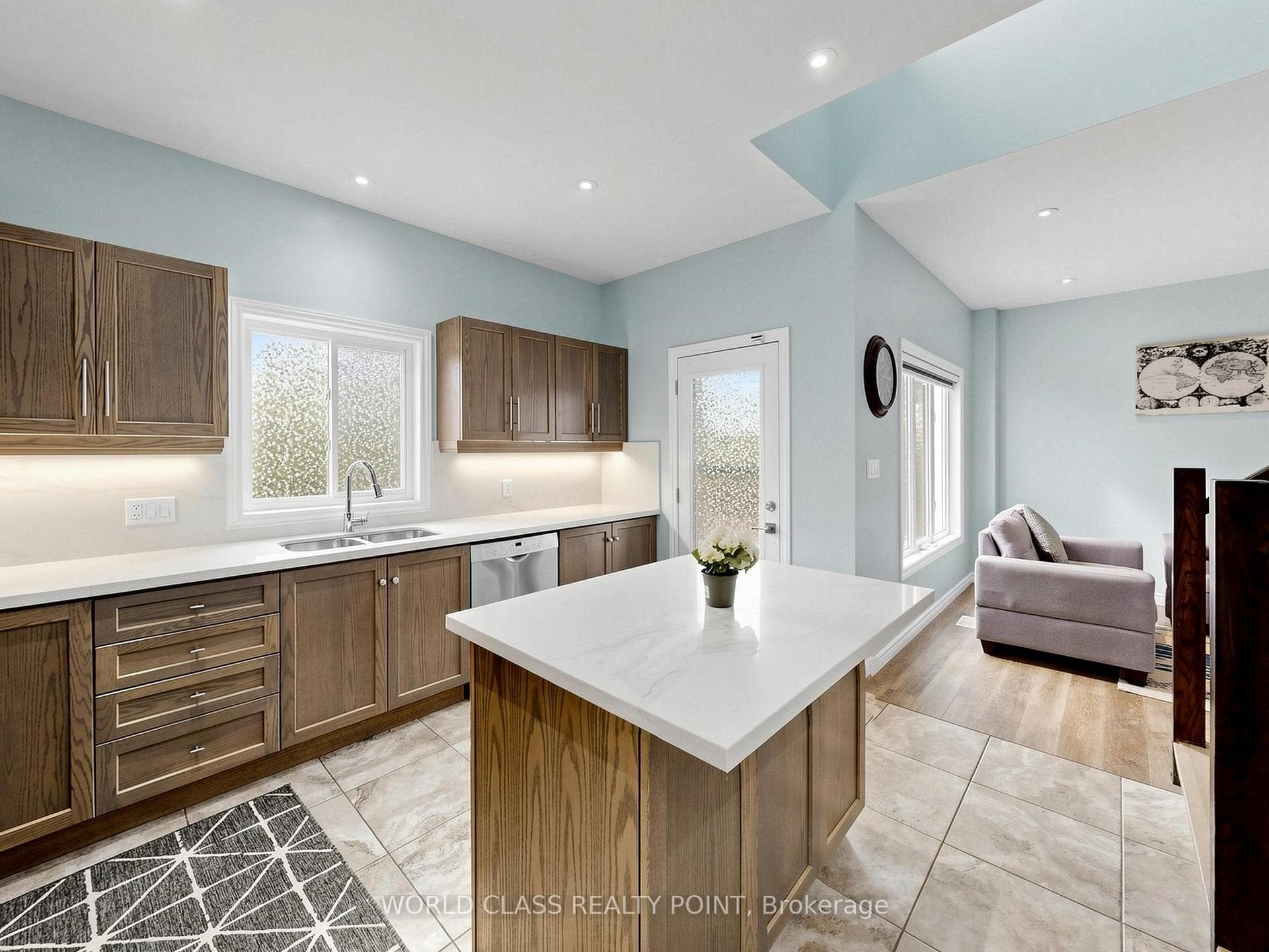 371 Finoro Crescent photo 19