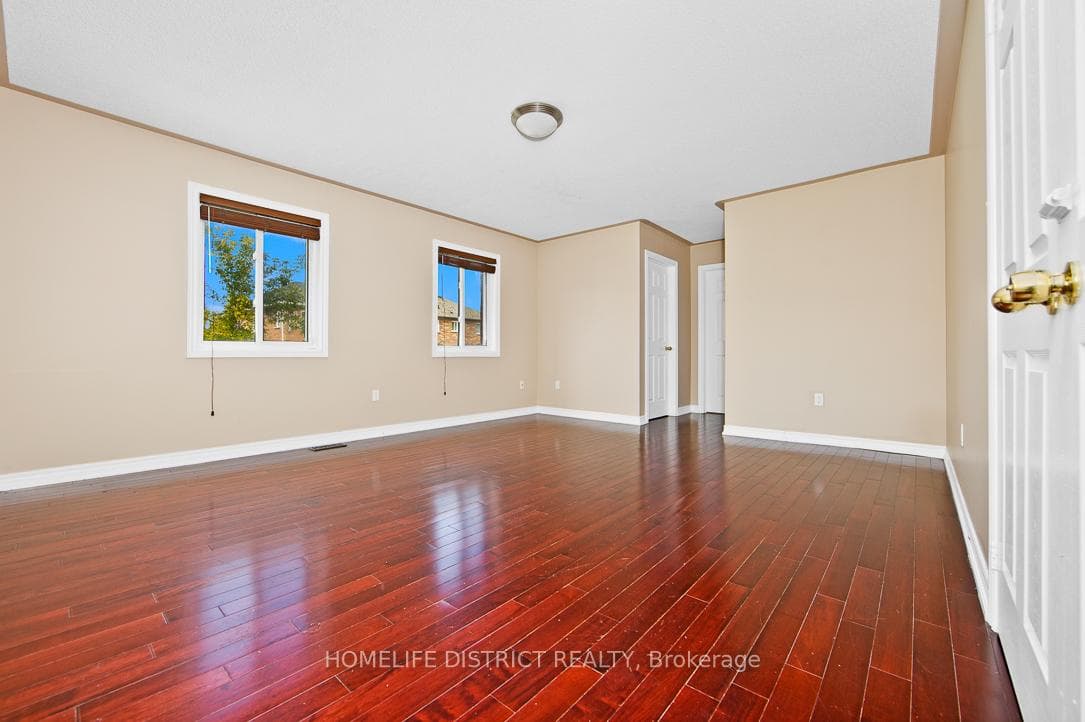 47 Ball Crescent photo 18