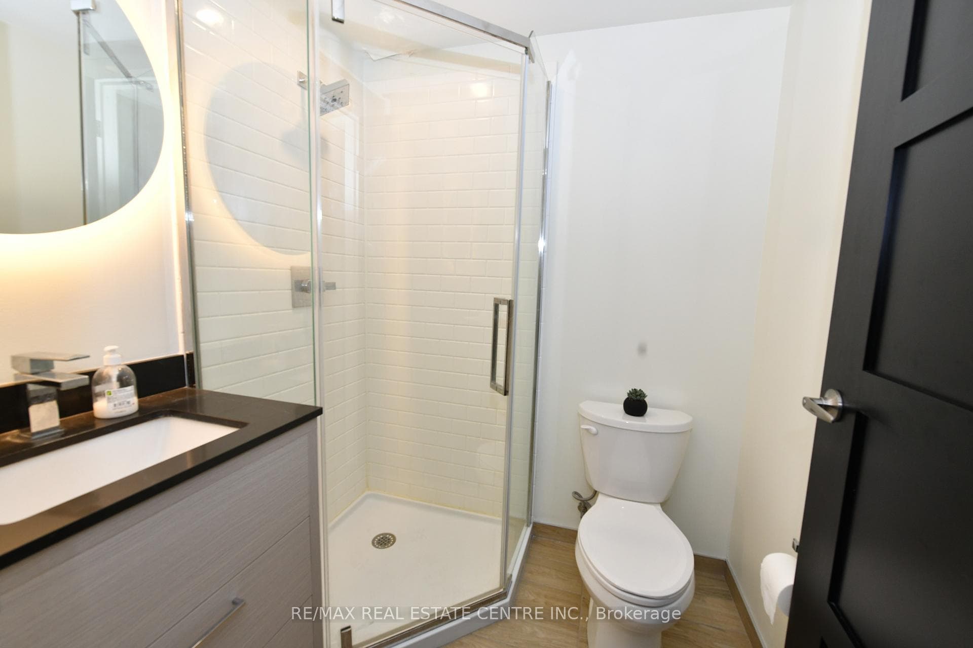 145 Columbia Street Unit 736 photo 4