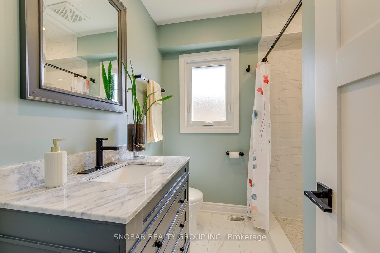 2257 Lawrence Avenue photo 15