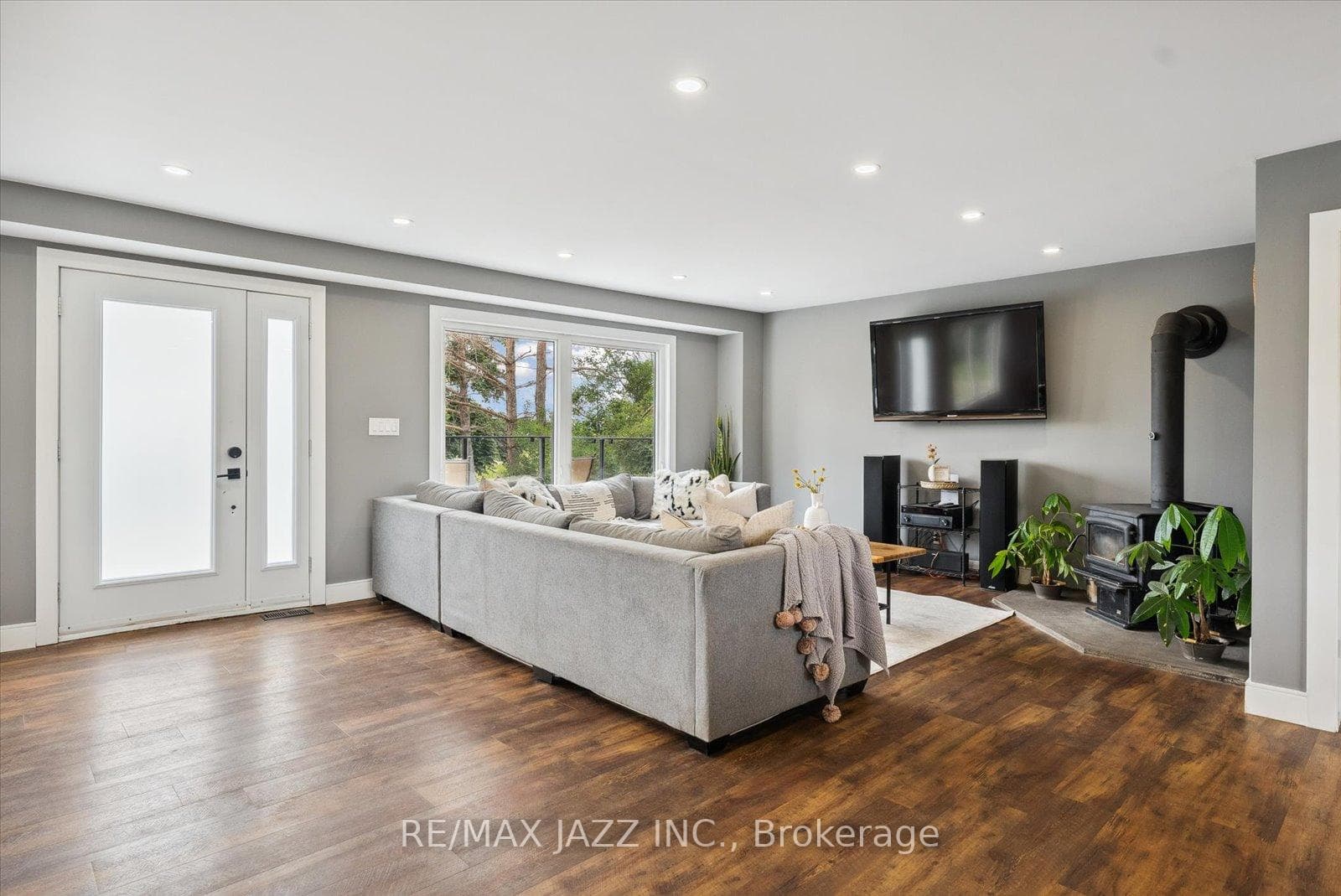 11561 Russell Road photo 7