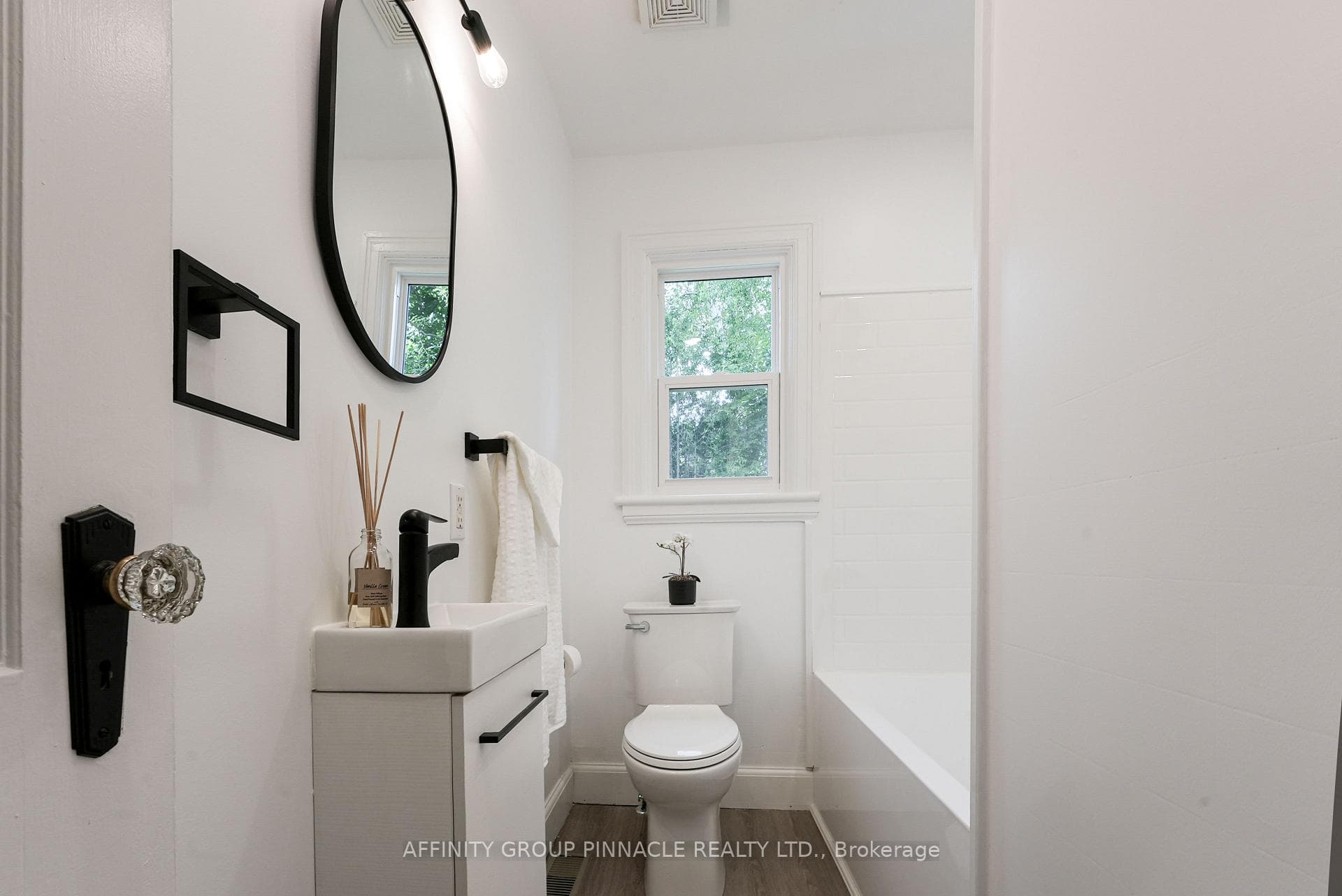 98 Glenelg Street photo 17
