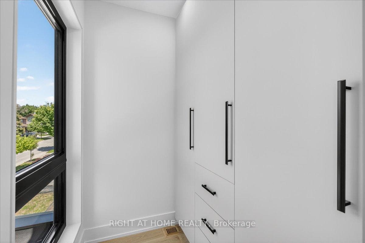 15B ROSEMEADE Avenue photo 34