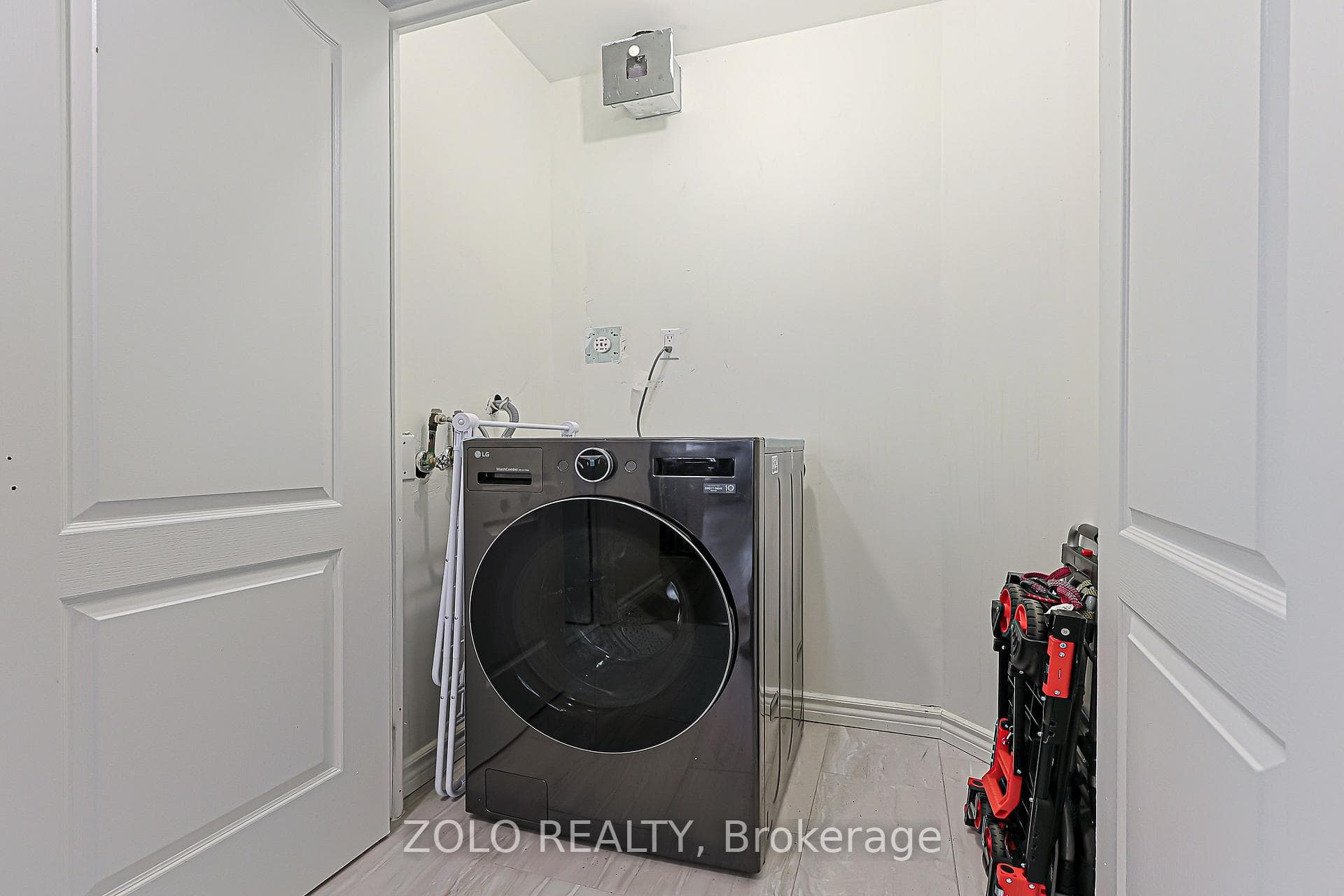 555 Yonge Street Unit 804 photo 19
