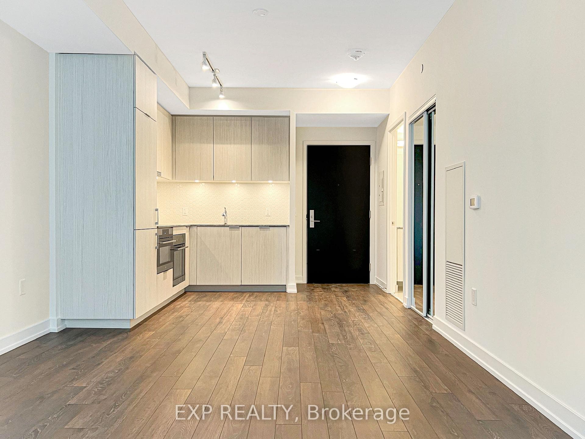 158 Front Street Unit 407 photo 1