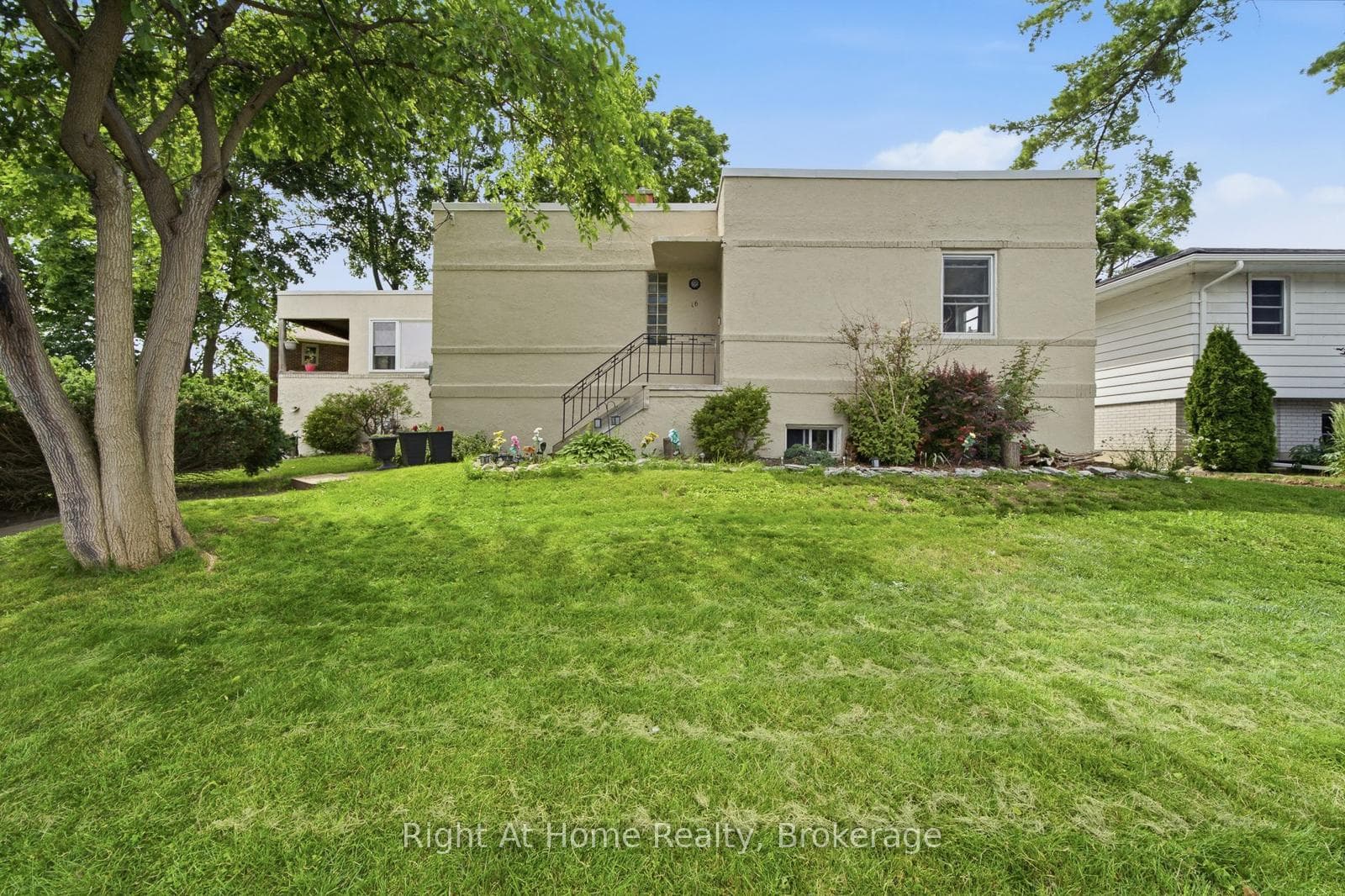 16 Oriole Park Avenue photo 6