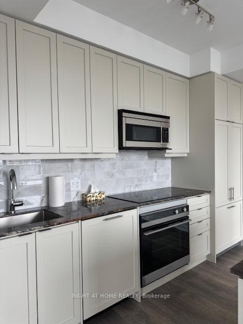 30 Elm Drive Unit 1504 photo 13