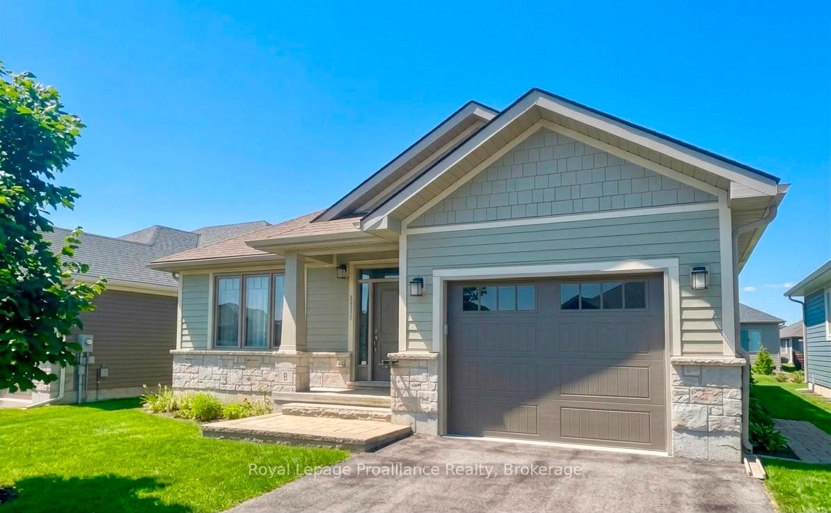 8 Tessa Boulevard photo 1