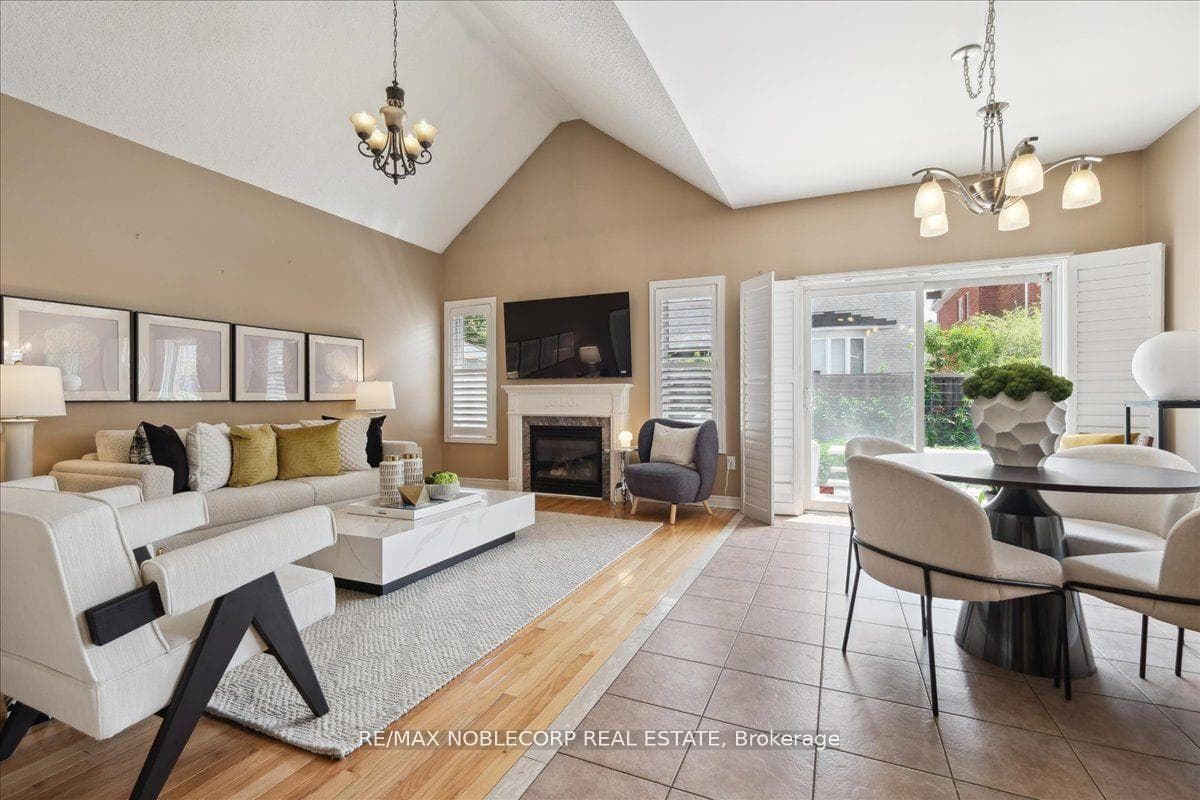 17 Aristocrat Road photo 16