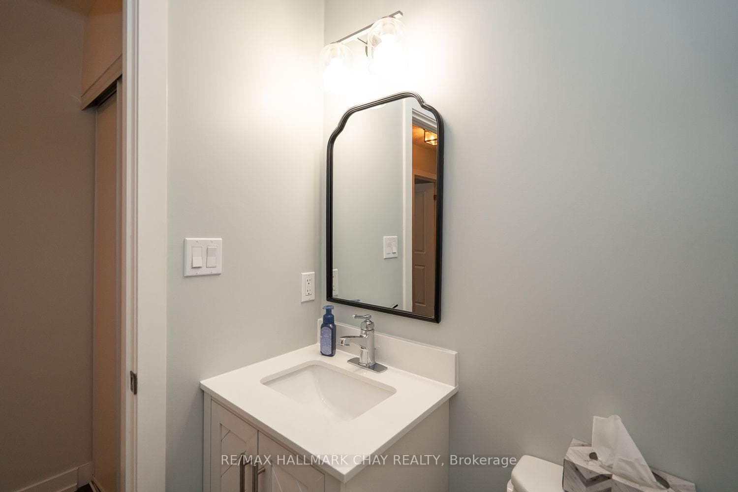 69 Boyne Street Unit 105 photo 30