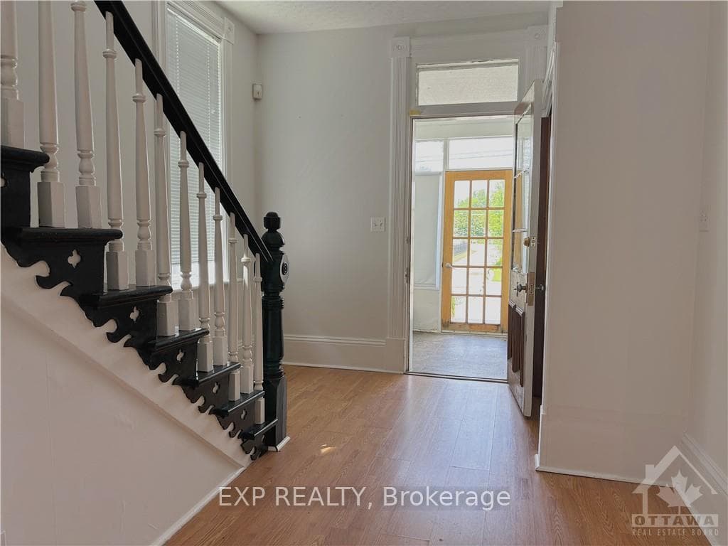 125 BRIDGE Street photo 5