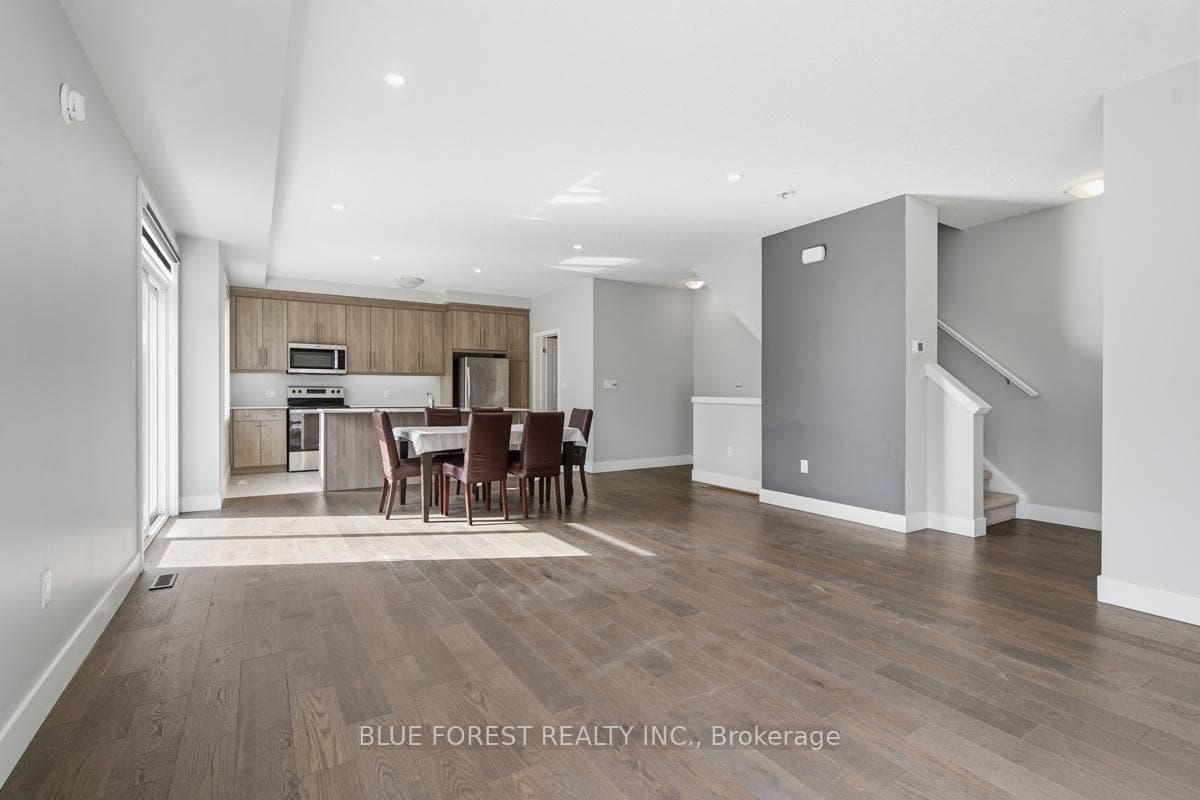 177 Edgevalley Road Unit 21 photo 17