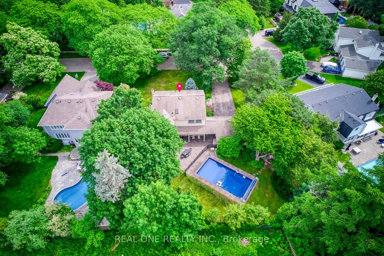 120 Blyth Crescent photo 39