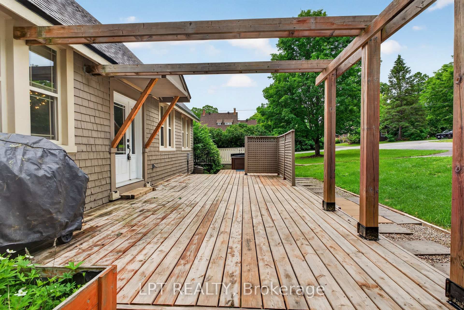 26 Charbonneau Street photo 12