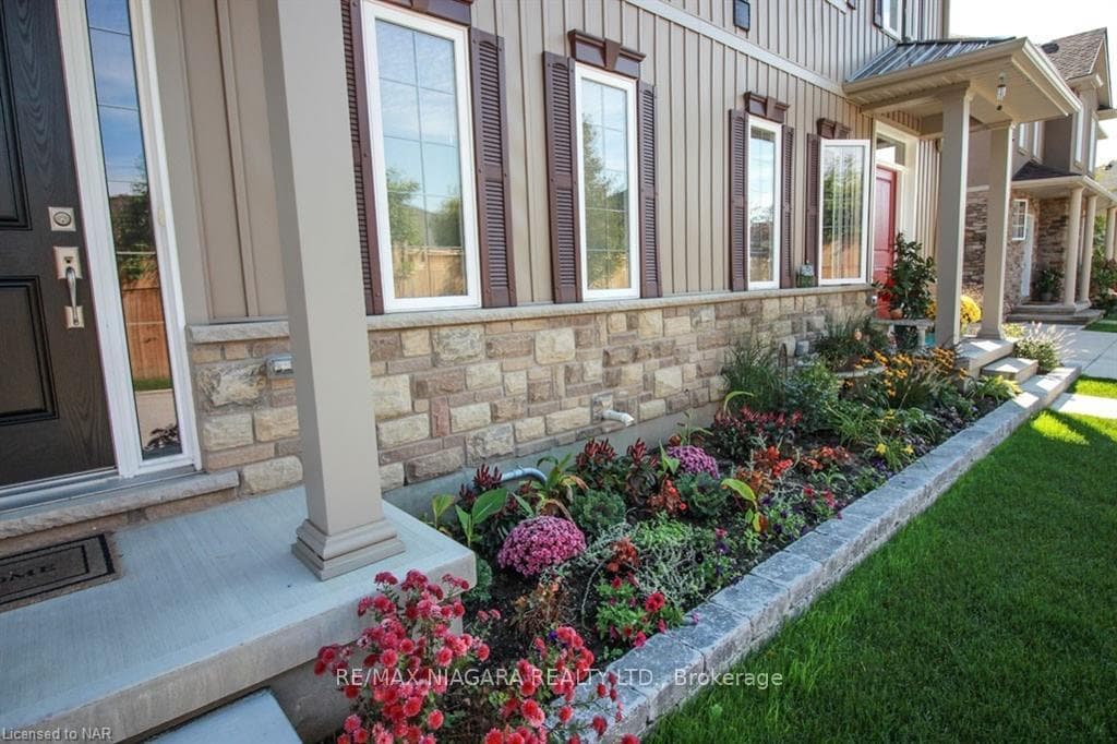 608 Simcoe Street Unit 9 photo 3