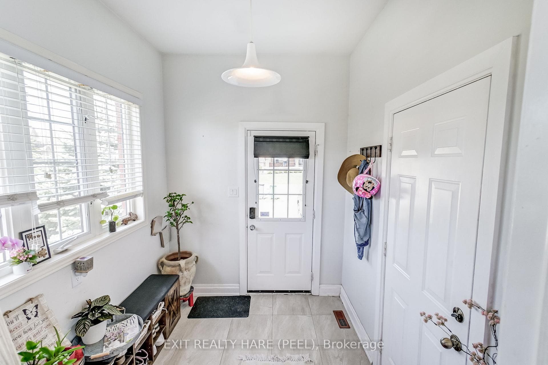 137 Cedargrove Road photo 18