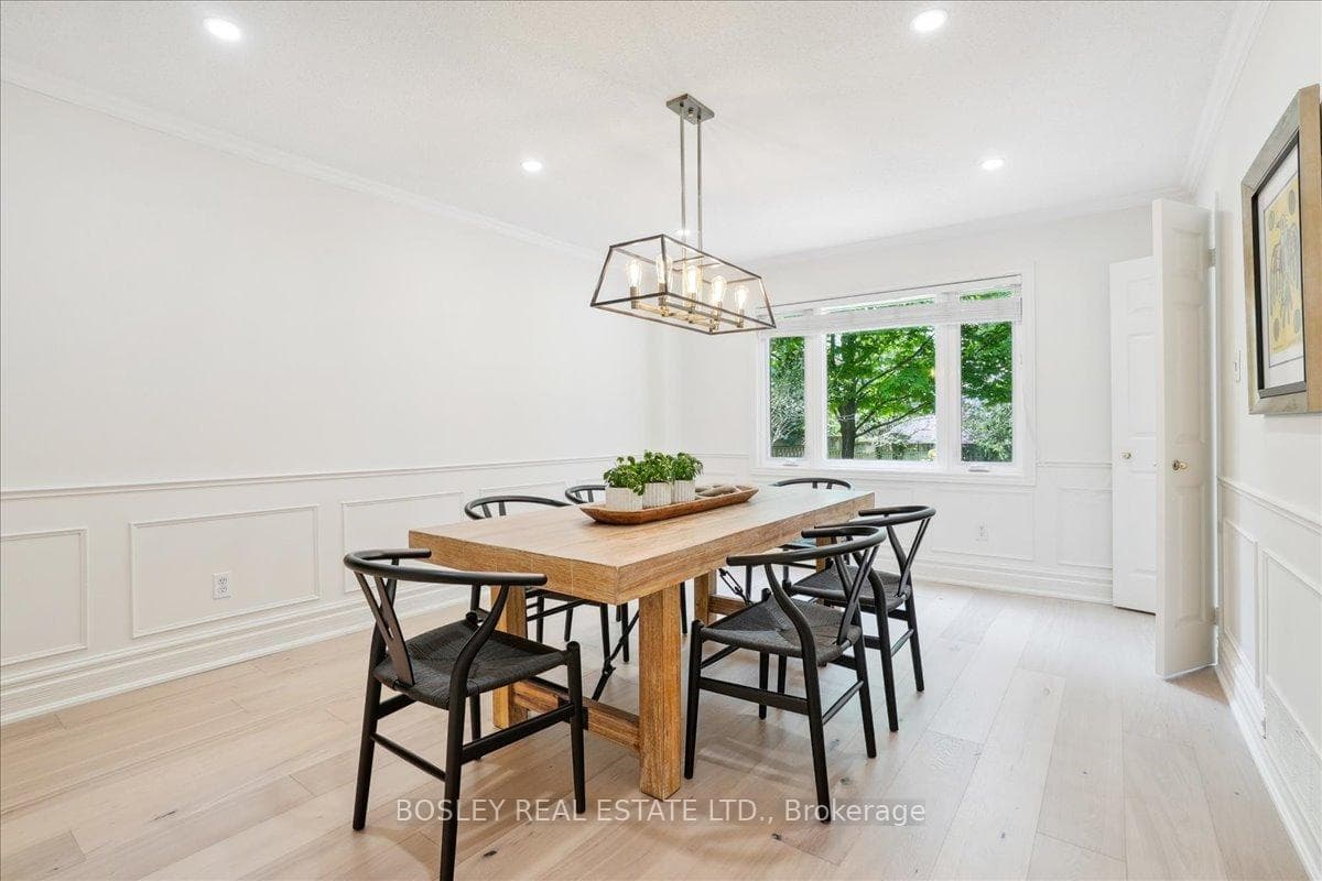 1188 Woodview Drive photo 8