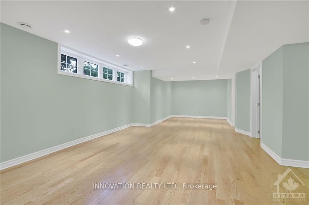 8 VEZINA Place photo 25