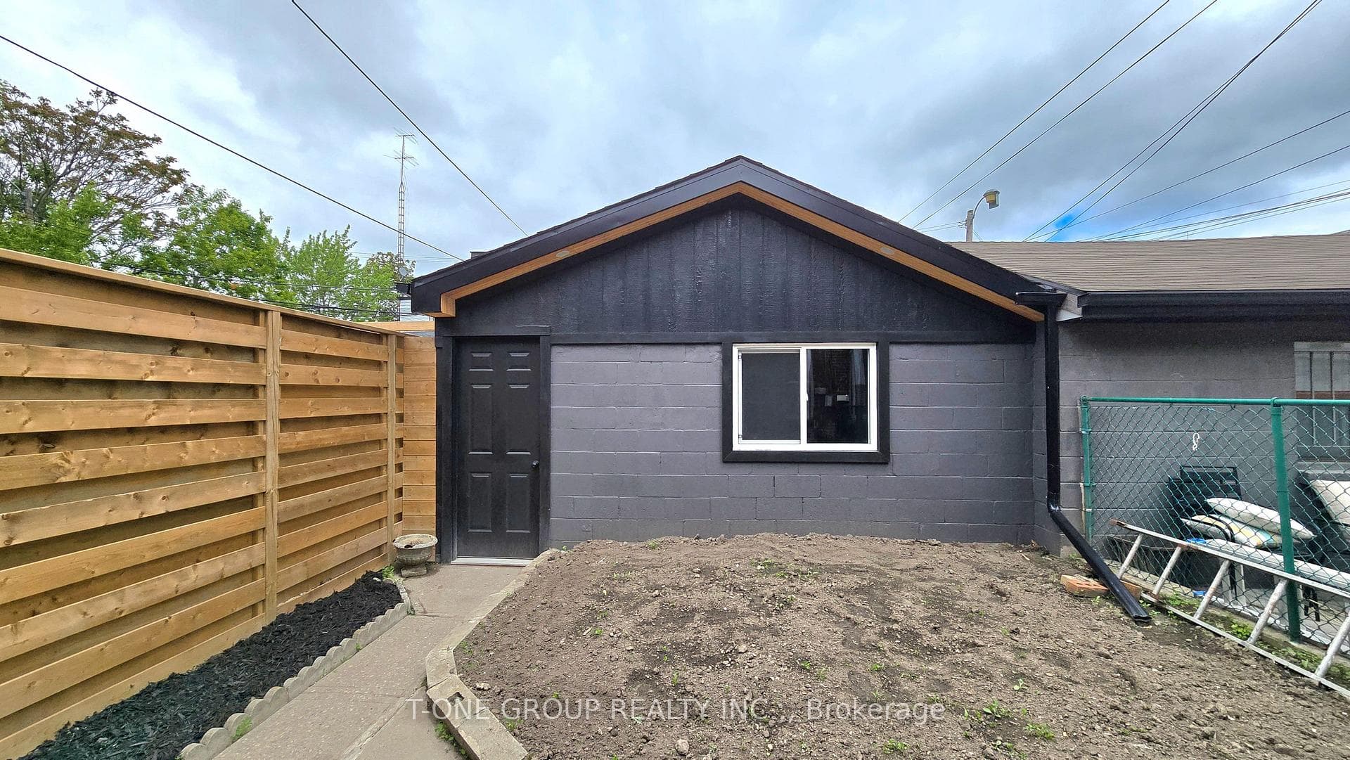 23 Grace Street photo 44