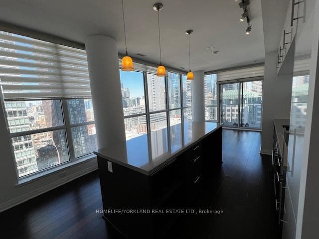 8 Mercer Street Unit 2102 photo 2