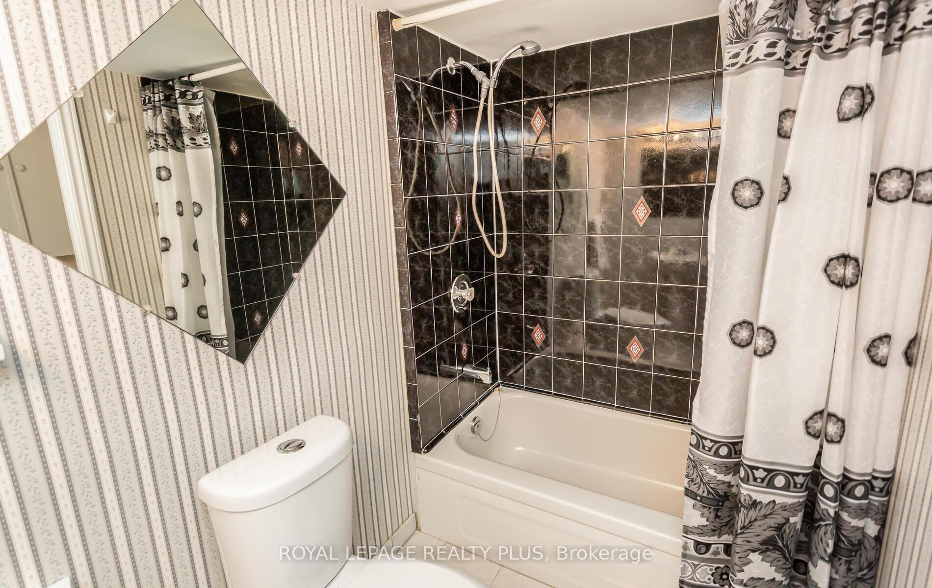 3483 Chartrand Crescent photo 23