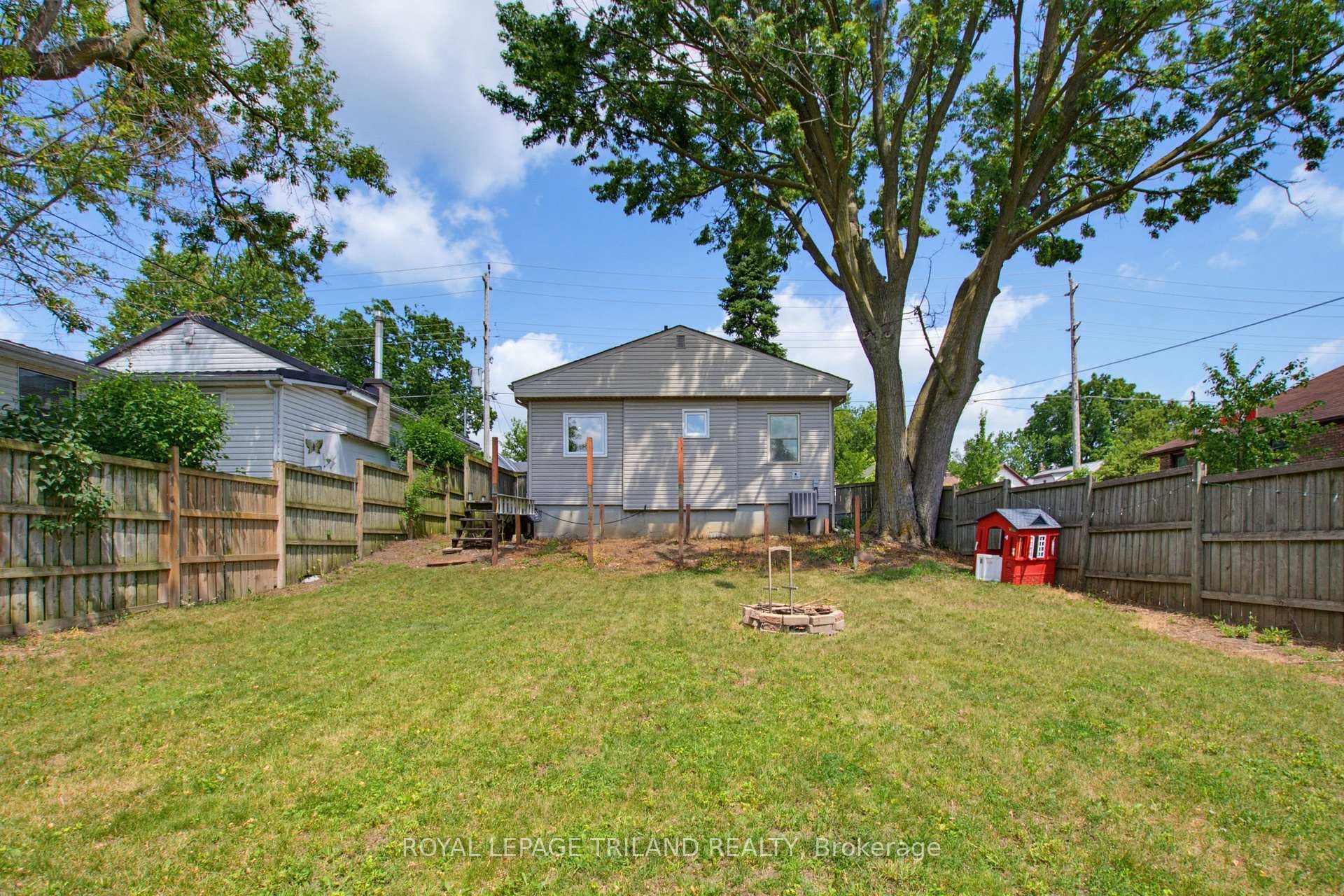 75 Connaught Avenue photo 26