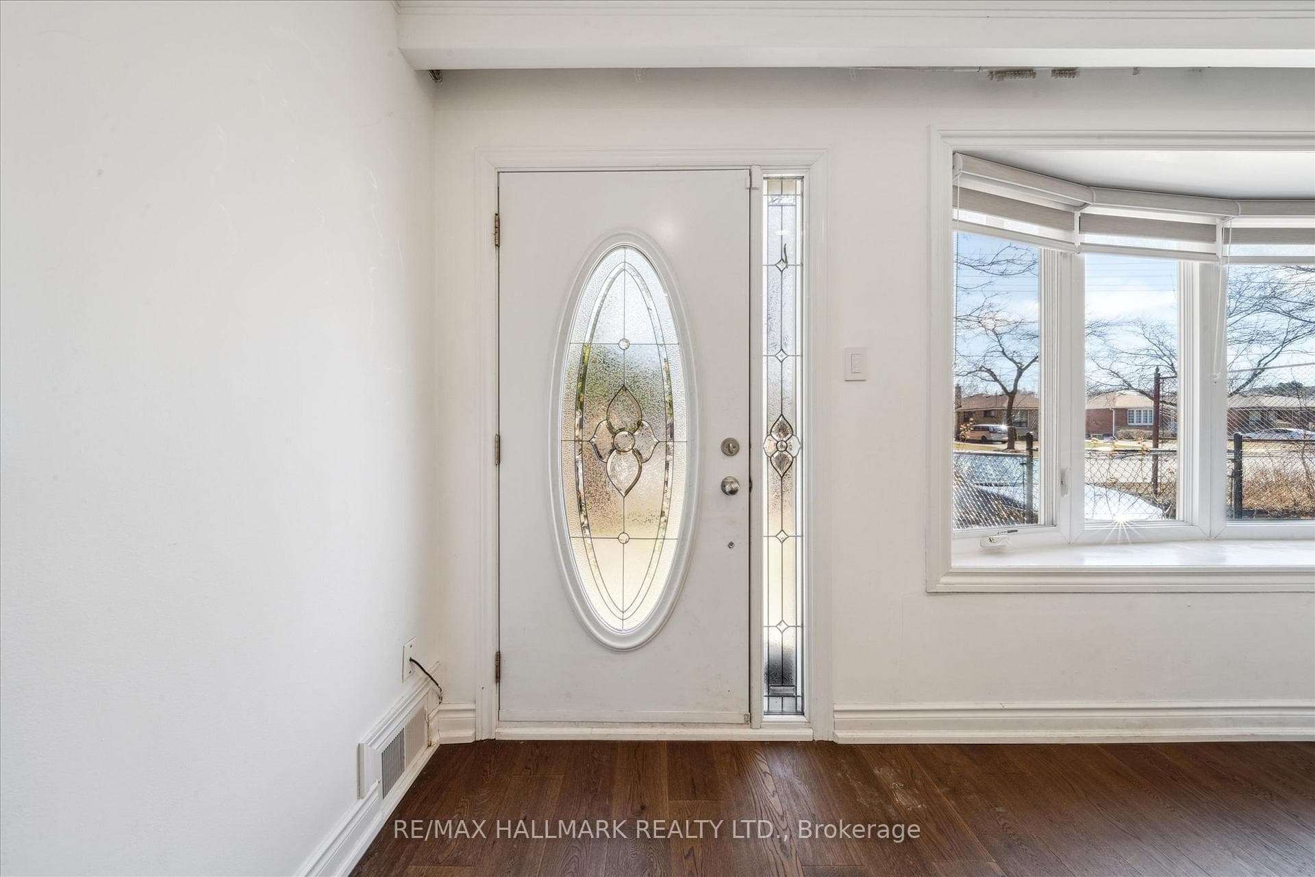 728 Brimley Road photo 8
