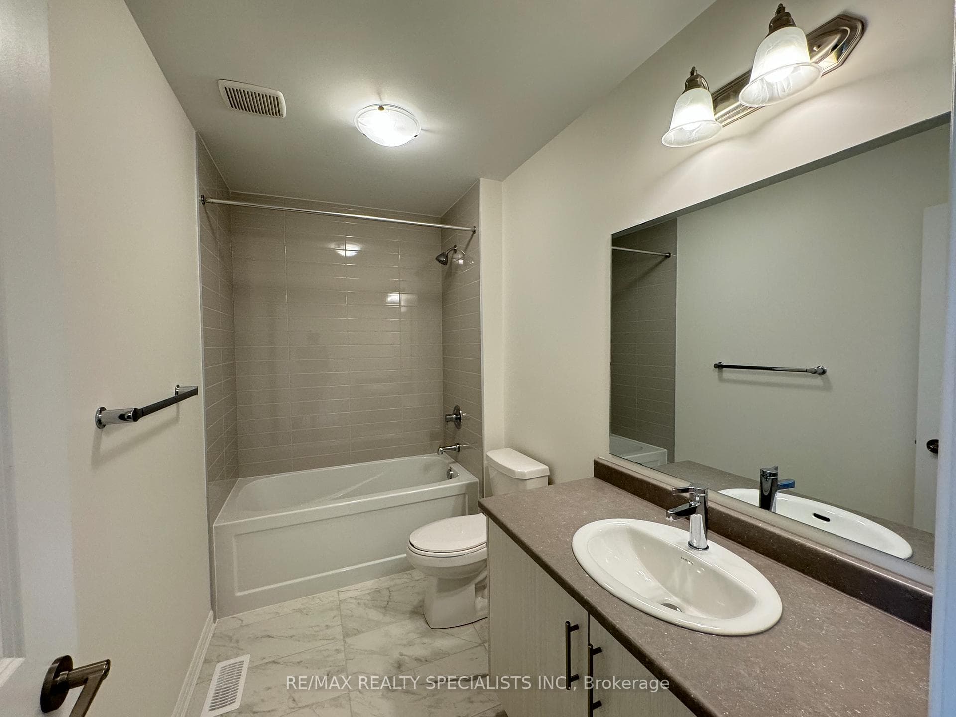 125 Greer Street photo 25