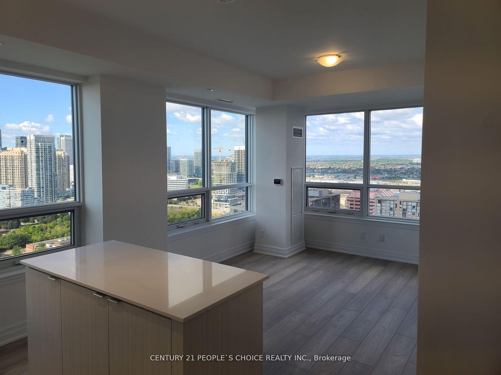 36 Elm Drive Unit 3309 photo 3