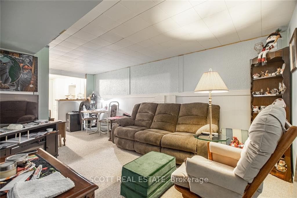 342 CHAMBERLAIN Street photo 14