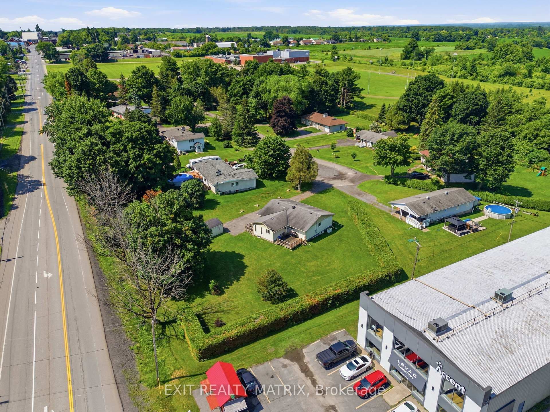 3 Hillview Circle photo 35